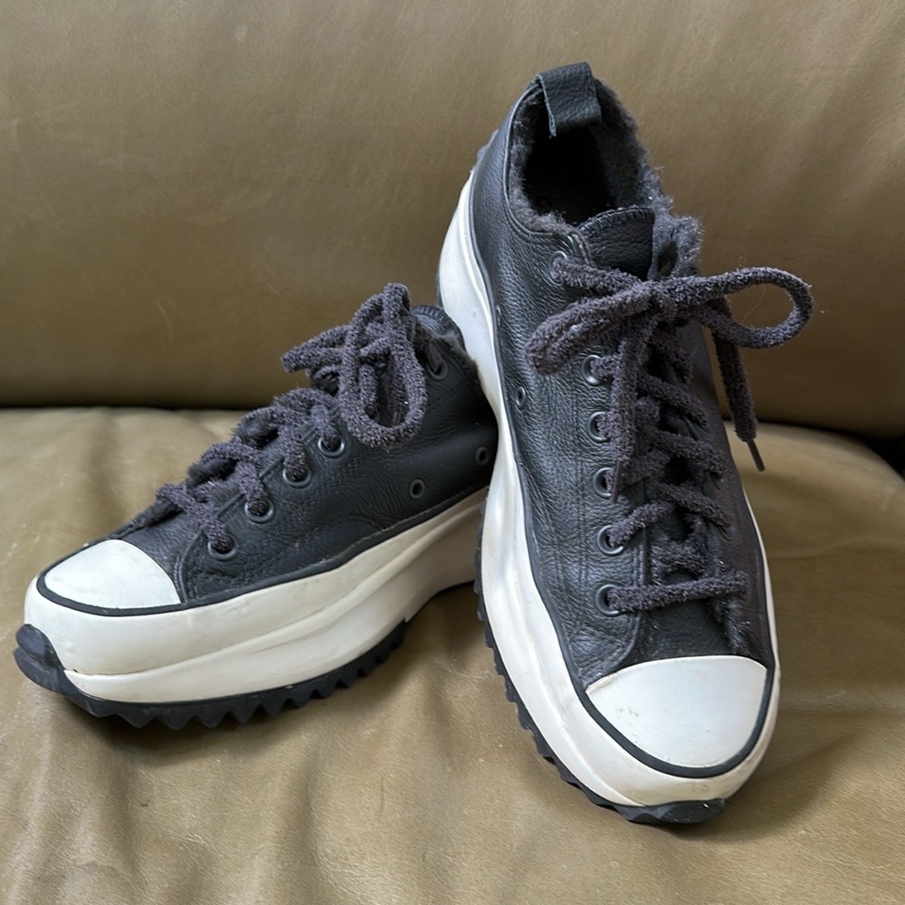 Converse Chuck Taylor Women’s 11 Mens 9.5 black white platform sneaker leather